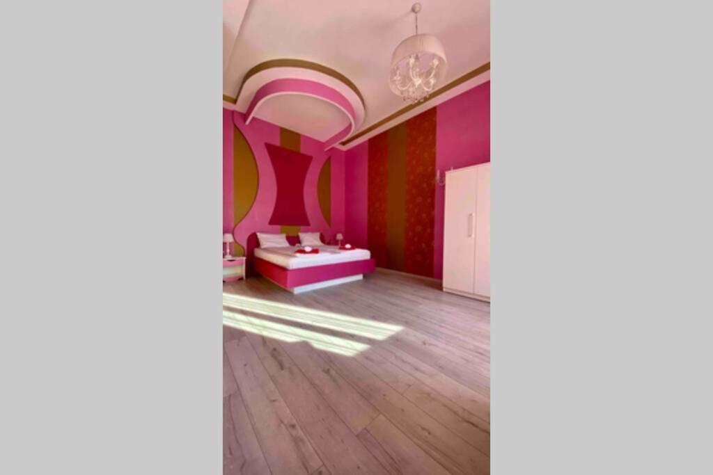 Budoir Royal Apartment オラデア エクステリア 写真